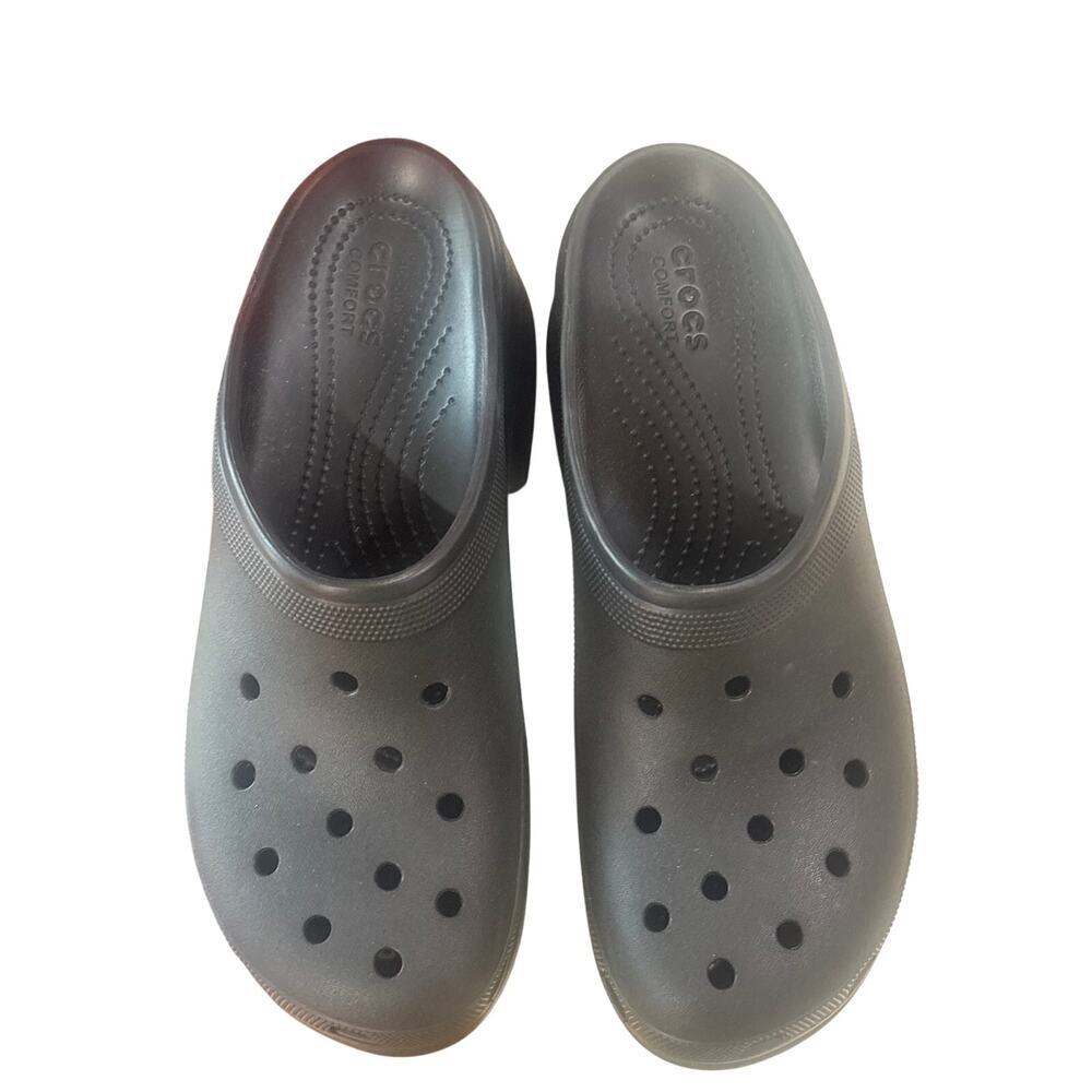 Women’s sz 12 Platform Crocs